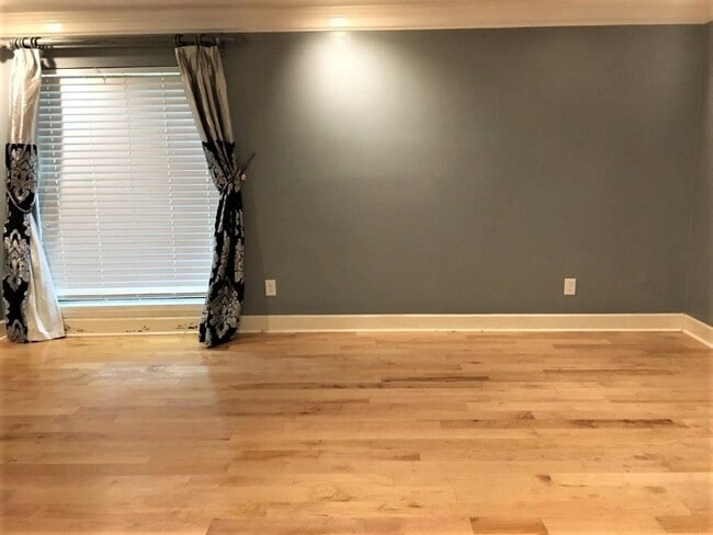 Building Photo - 2555 Terrace Trl