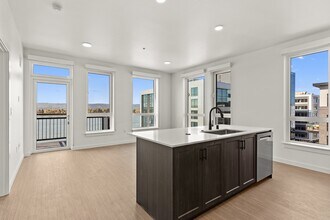 Building Photo - 440 West