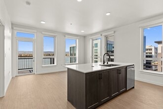 Building Photo - 440 West