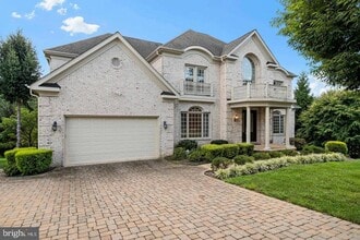 Building Photo - 6251 Linway Terrace