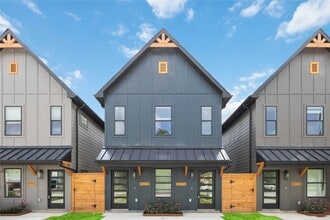 Building Photo - 8013 Cora St