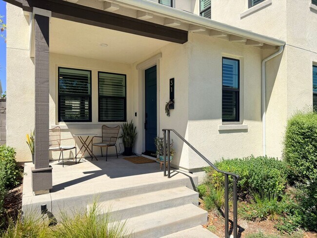Foto del edificio - Elegant Rancho Mission Viejo Home with Open Floor Plan