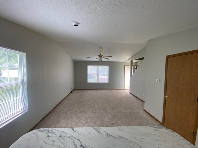Building Photo - 5785 E Limoges Dr