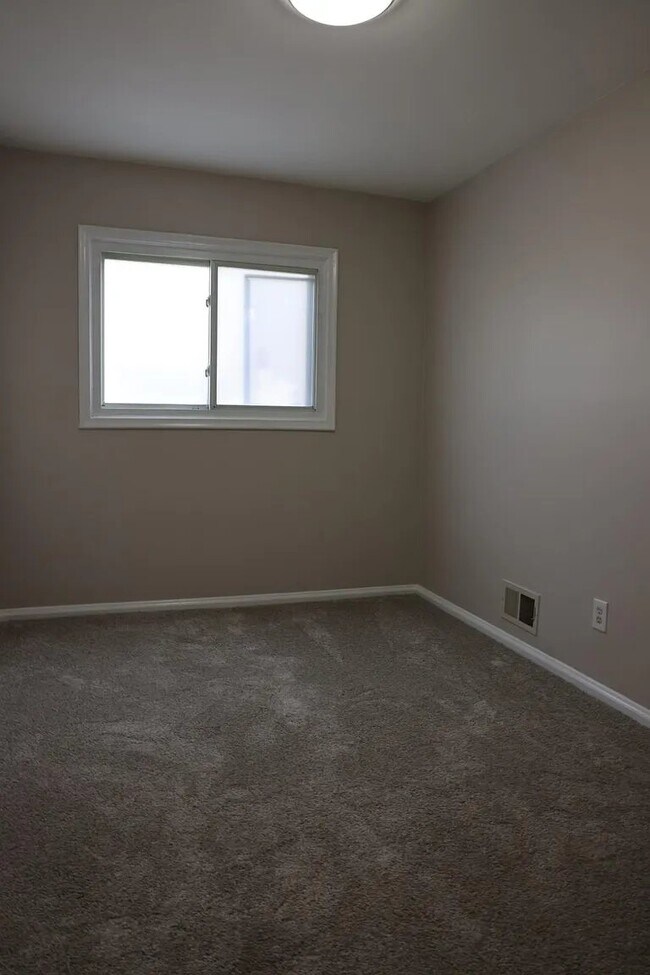 Foto del edificio - 1453 E Goulson Ave