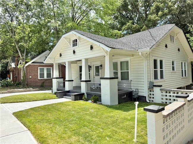 Foto del edificio - 2194 Bolton Rd NW