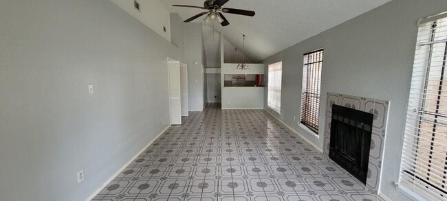 Building Photo - 5718 Anderson Oaks St