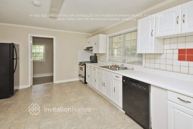 Building Photo - 6323 Temple St