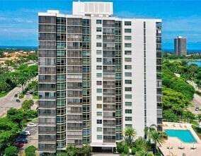 Building Photo - 3375 N Country Club Dr