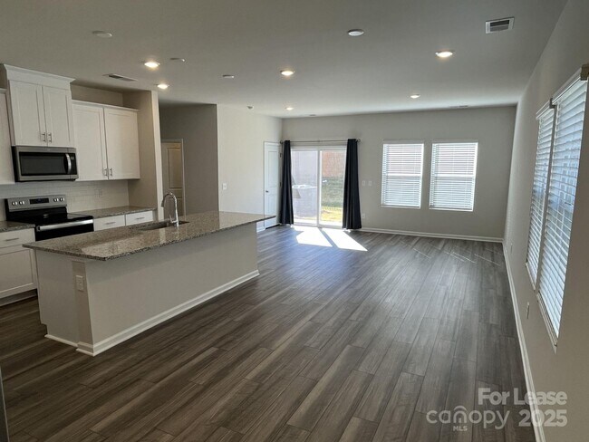 Foto del edificio - 3863 County Down Ave