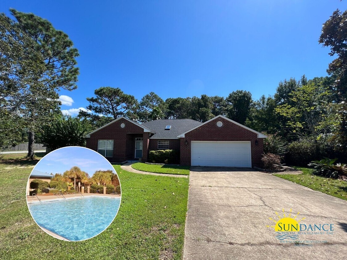 Primary Photo - Grand 3 Bedroom Home in Holley by the Sea!