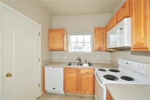 Foto principal - 12926 University Crescent