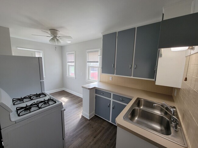 Foto del edificio - 128 Woolf Ave
