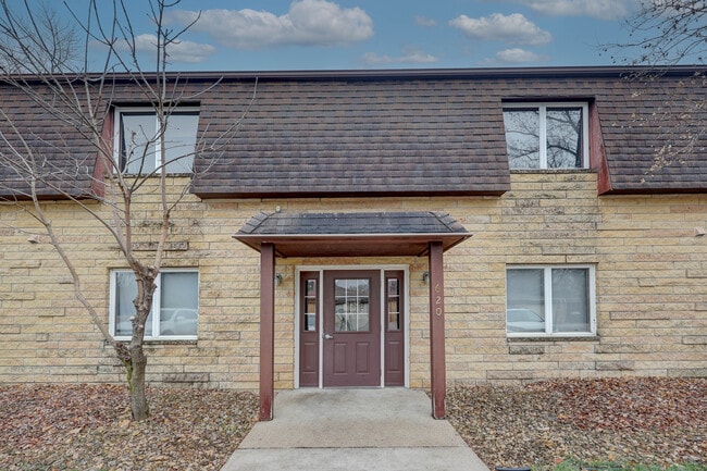 Building Photo - Pfau Reed Apartments