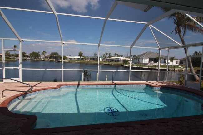 Foto del edificio - Short Term Rental ** Available 11/1/25 ** 3 Bed/2 Bath Pool Home ** Punta Gorda Isles** $7,500/mo