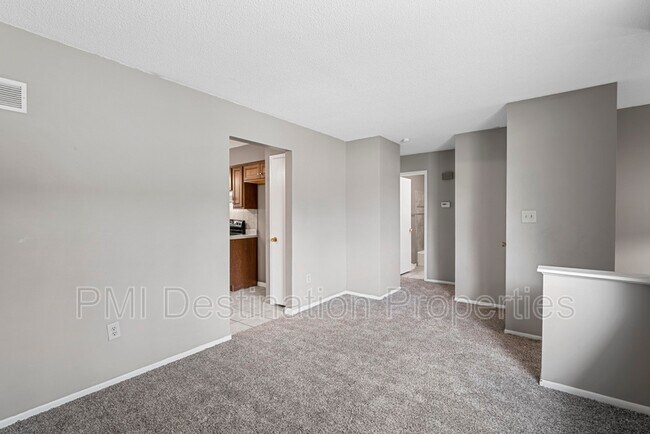 Foto del edificio - 3239 N 84th Pl