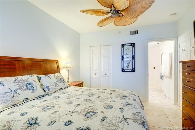 Foto del edificio - 5750 NE Island Cove Way