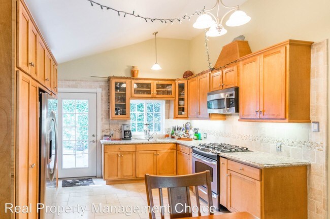 Foto del edificio - 214 E Ellis Ave