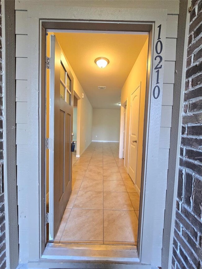 Building Photo - 10210 Tildon Ave