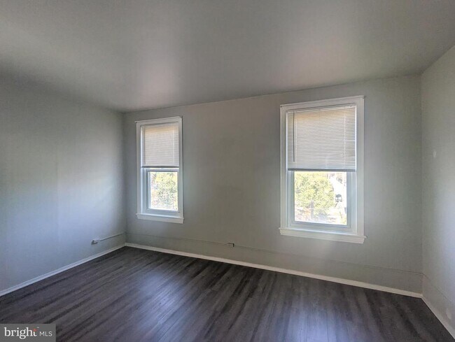 Foto del edificio - 2206 Fairmount Ave