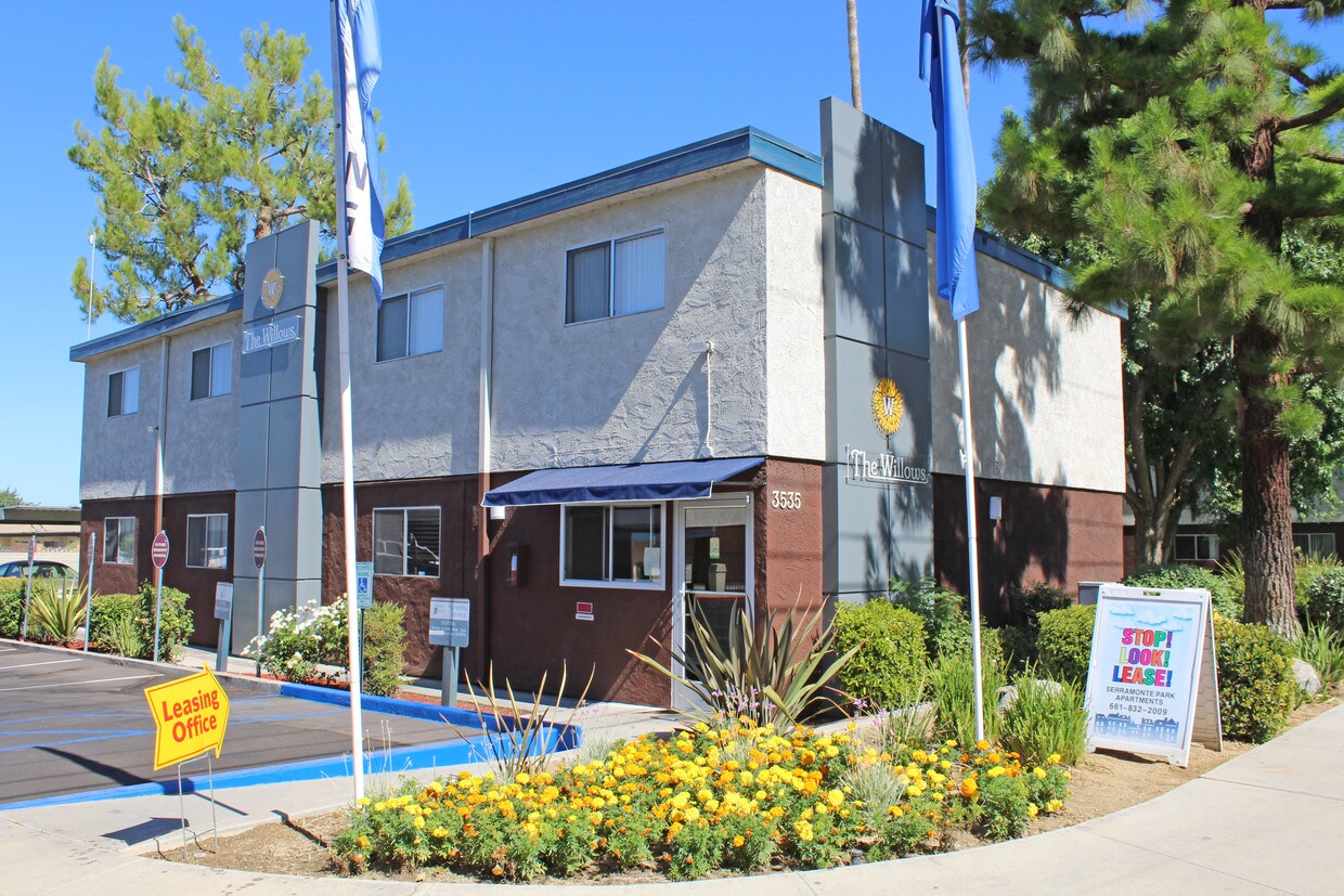 Serramonte Park 3535 S H St Bakersfield, CA Apartments for Rent in