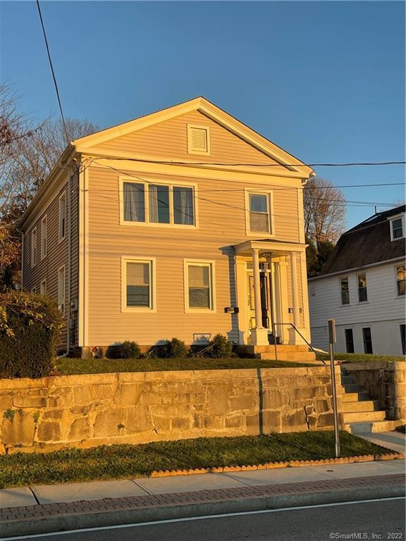 Building Photo - 112 Thames St