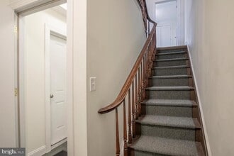 Building Photo - 30 W State St