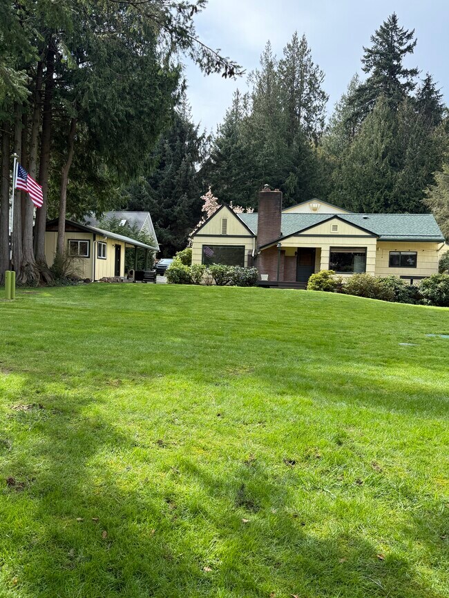 Foto del edificio - 6840 NE Wood Bay Ln