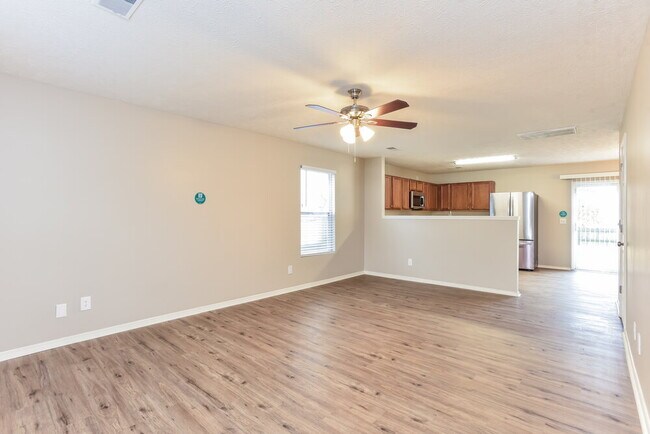 Foto del edificio - 2803 Creekbend Dr