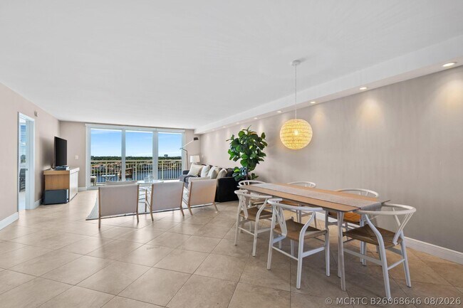 Foto del edificio - 511 Bayshore Dr