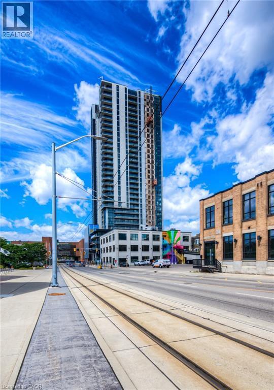 Building Photo - 60 Charles St W