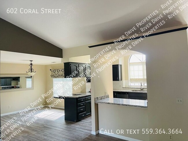 Foto del edificio - Spectacular 3 bedroom home available now!