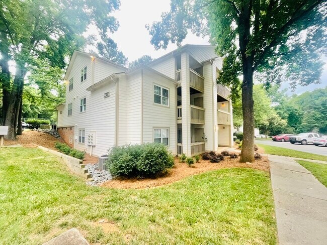 Building Photo - 1032 Churchill Downs Ct