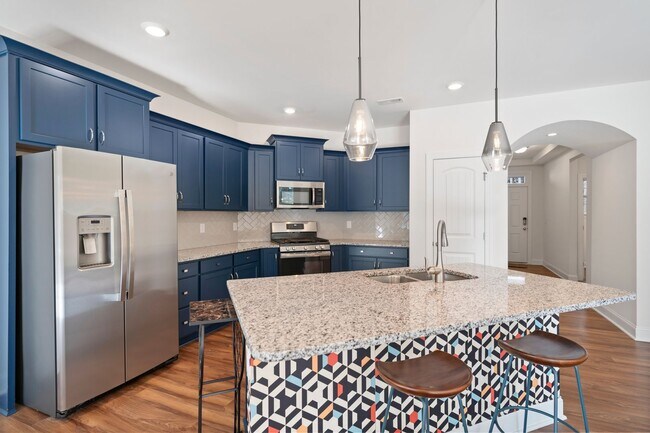 Foto del edificio - Stunning Modern Townhouse - Application Pe...