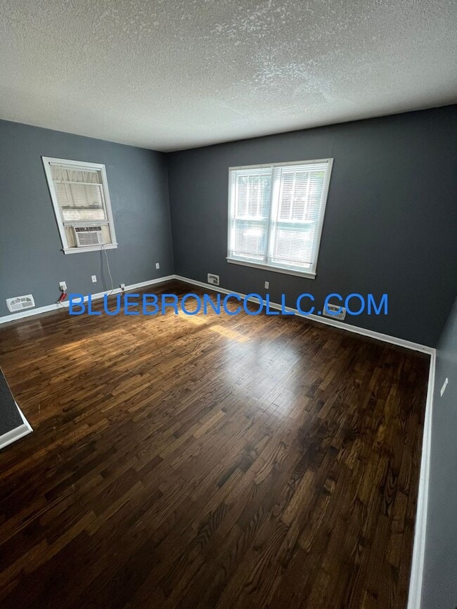 1719 S Overton Ave Unit 1719 1/2, Independence, MO 64052 Room for Rent in Independence, MO