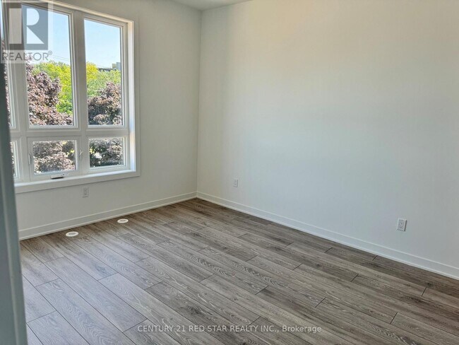 Photo du bâtiment - 4017-4017 Hickory Dr