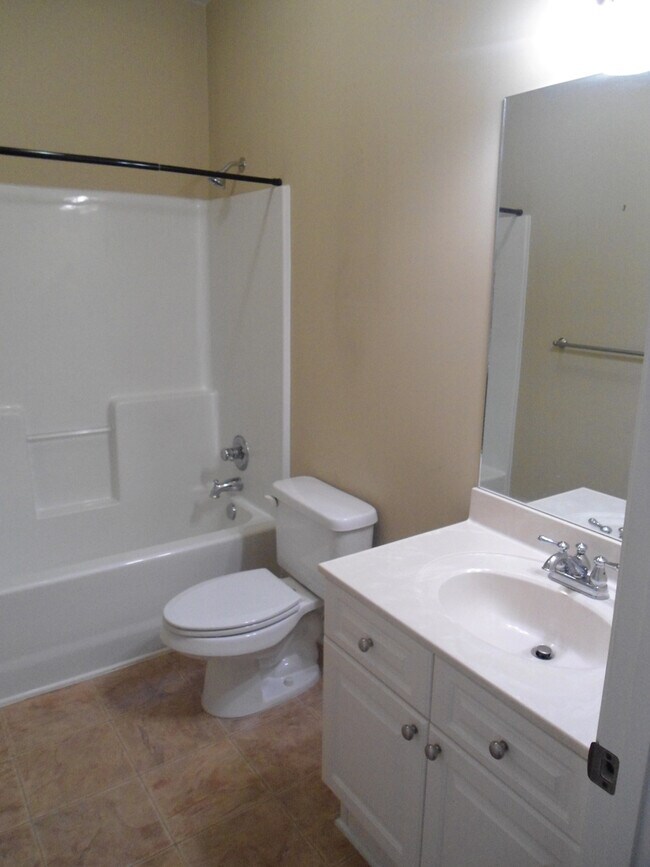 Foto del edificio - Home for Rent in McCalla! Available to Vie...