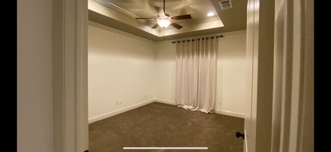 Building Photo - 113 Clubhouse Dr