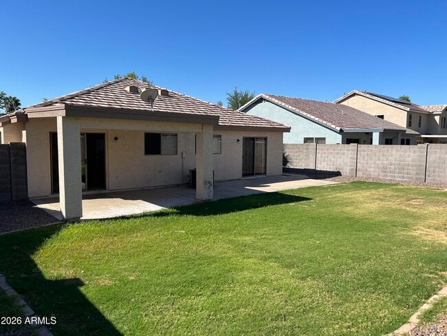 Building Photo - 434 W Fabens Ln