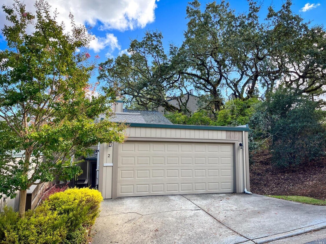 2 Larkspur Ln, Novato, CA 94947 Condo for Rent in Novato, CA