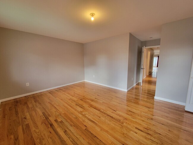 Building Photo - 1401 51st St