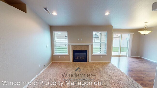 Building Photo - 3 br, 2 bath House - 247 Chapra Street