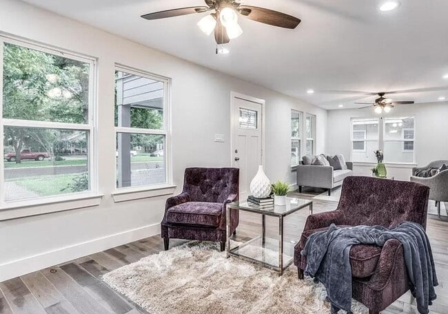 Foto del edificio - Spacious 5-Bed, 4-Bath Single Family Home with En Suite in Dallas ($500 Off First Month's Rent)