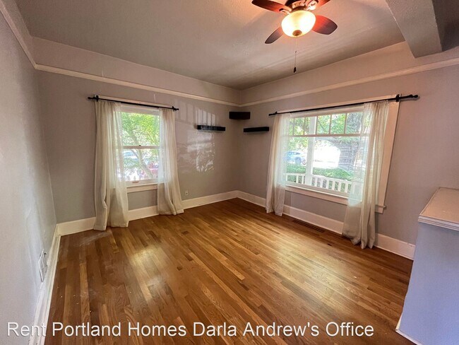 Building Photo - 3 br, 1 bath House - 35 NE Fremont St