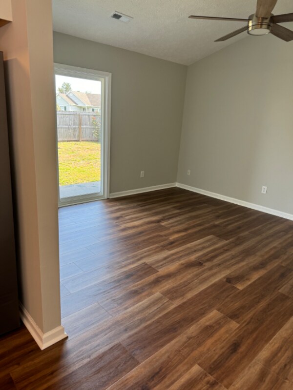 Foto del edificio - 7005 Alamosa Dr