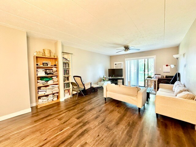 Foto del edificio - 264 E Bailey Rd
