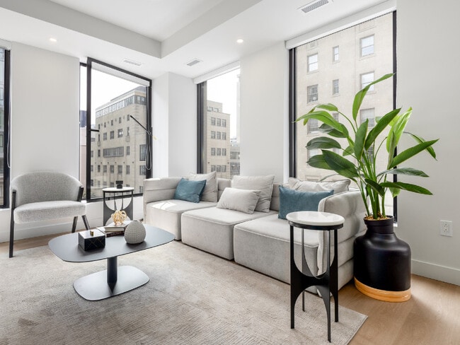 Building Photo - Le Samuel