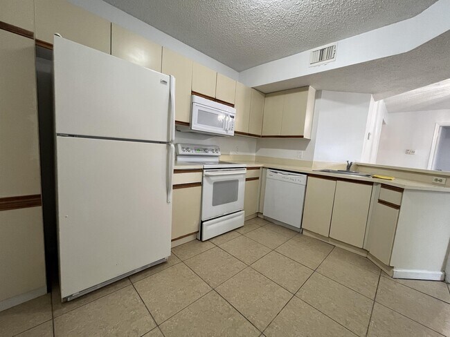 Building Photo - 8741 Wiles Rd