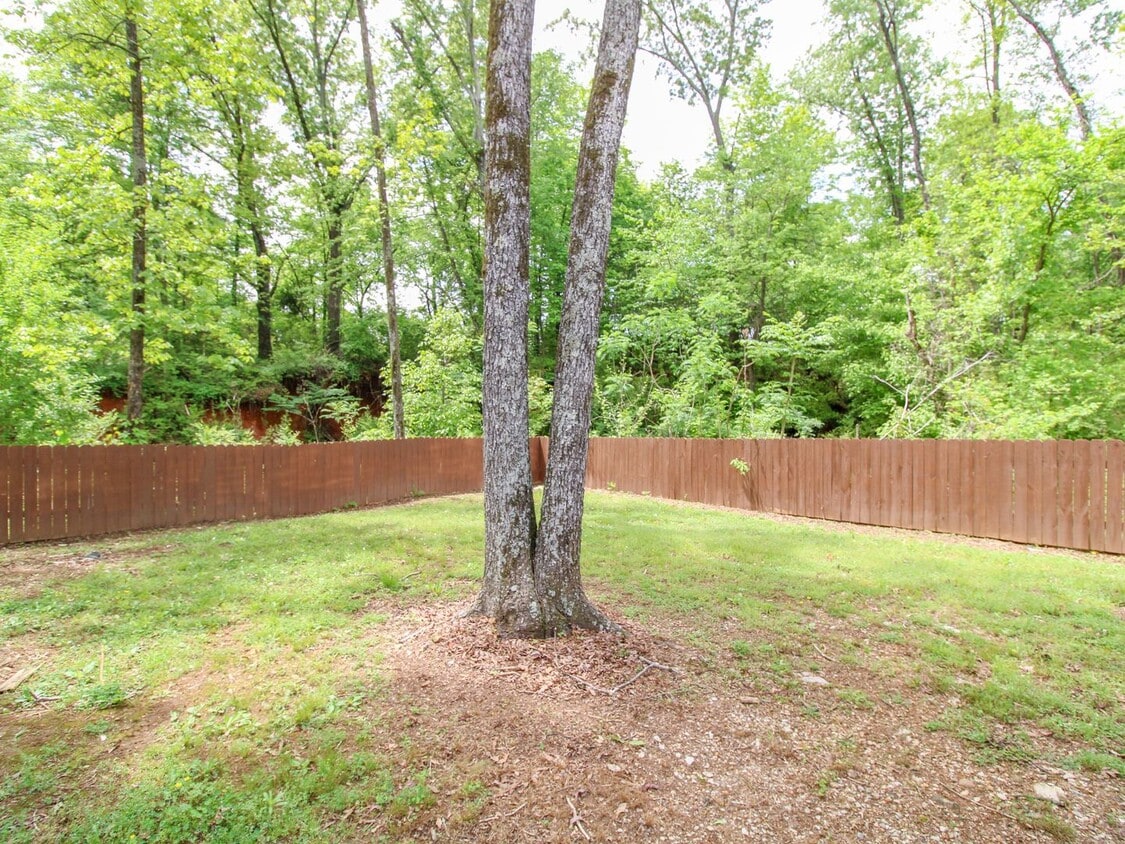Building Photo - Charming Tiny Home in Peaceful Country Set...