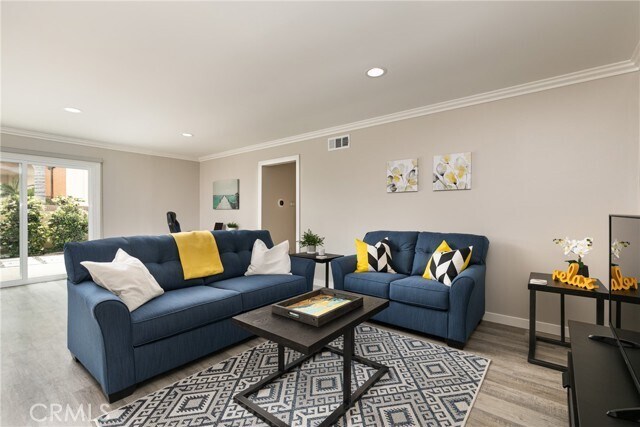 Foto principal - 828 E Fairway Dr