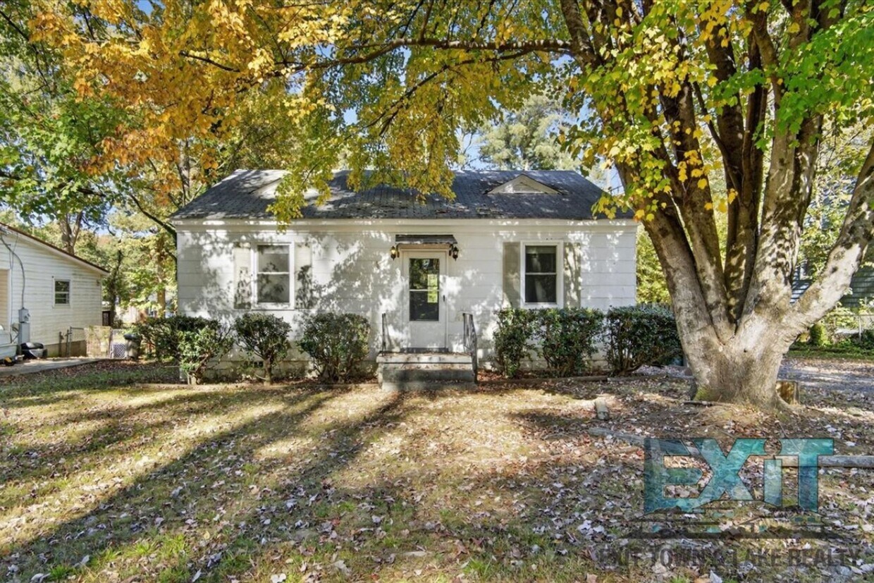 Foto principal - 2 Bedroom & 1 Bathroom Home